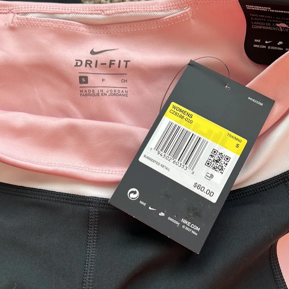 Nike Training Pants, Mid Rise, Tight Fit, 7/8 Length, Size S